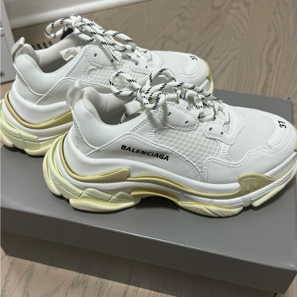 Balenciaga Triple S sneakers - Picture 1 of 3